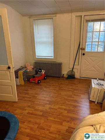 412 Pennsylvania Avenue, Roseto Boro, PA 18013