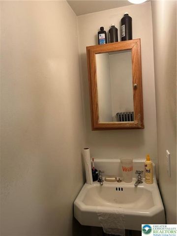 412 Pennsylvania Avenue, Roseto Boro, PA 18013