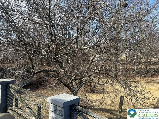 412 Pennsylvania Avenue, Roseto Boro, PA 18013