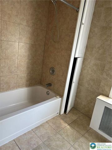 412 Pennsylvania Avenue, Roseto Boro, PA 18013