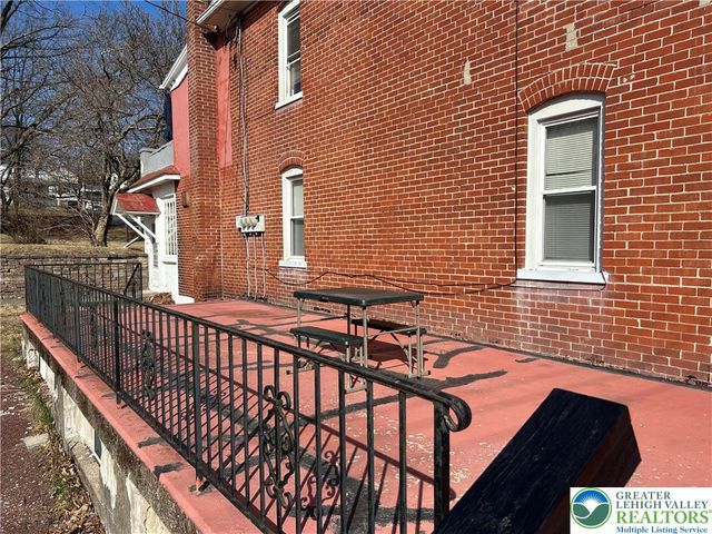 412 Pennsylvania Avenue, Roseto Boro, PA 18013