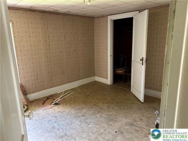 412 Pennsylvania Avenue, Roseto Boro, PA 18013