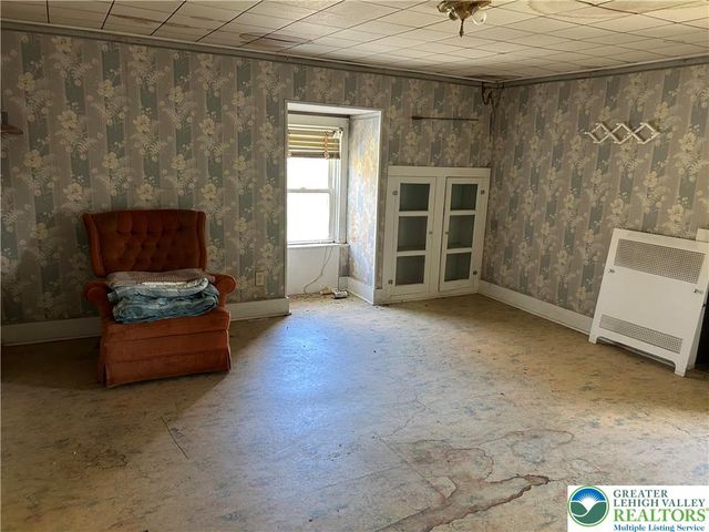 412 Pennsylvania Avenue, Roseto Boro, PA 18013