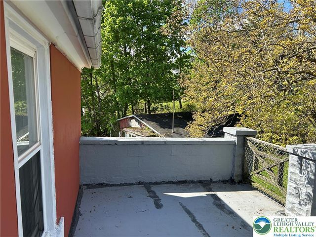 412 Pennsylvania Avenue, Roseto Boro, PA 18013