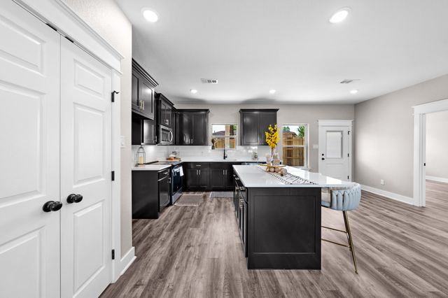 802 Jefferson Street E, Sulphur Springs, TX 75482