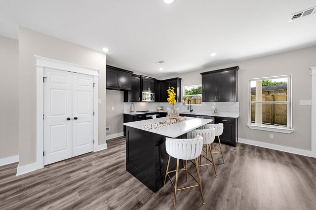 802 Jefferson Street E, Sulphur Springs, TX 75482