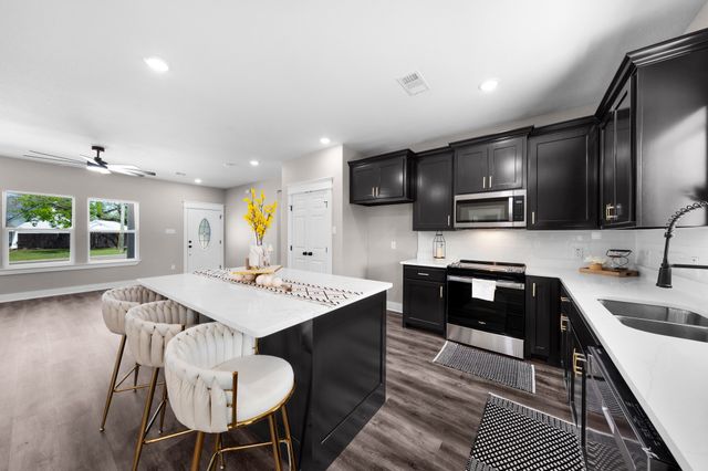 802 Jefferson Street E, Sulphur Springs, TX 75482