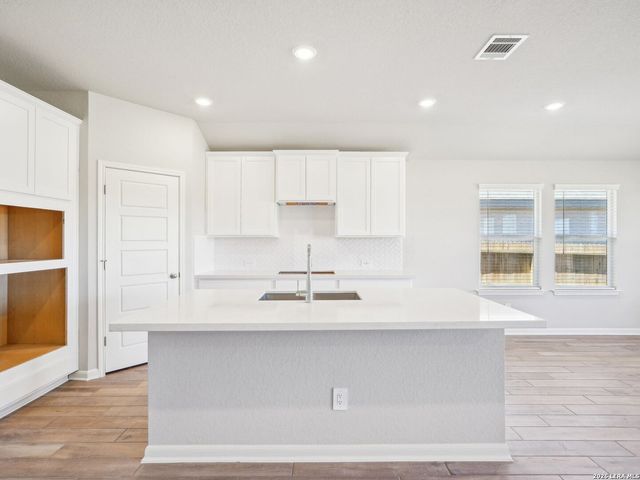 11329 Feather Vale, San Antonio, TX 78254