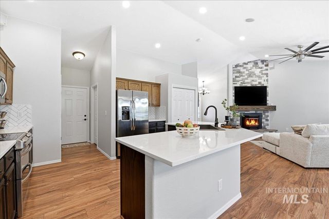 920 N Ashford Ln., Nampa, ID 83687