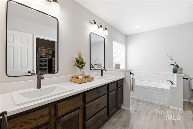 920 N Ashford Ln., Nampa, ID 83687