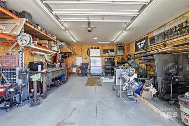 920 N Ashford Ln., Nampa, ID 83687