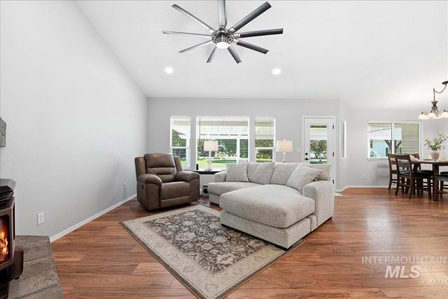 920 N Ashford Ln., Nampa, ID 83687