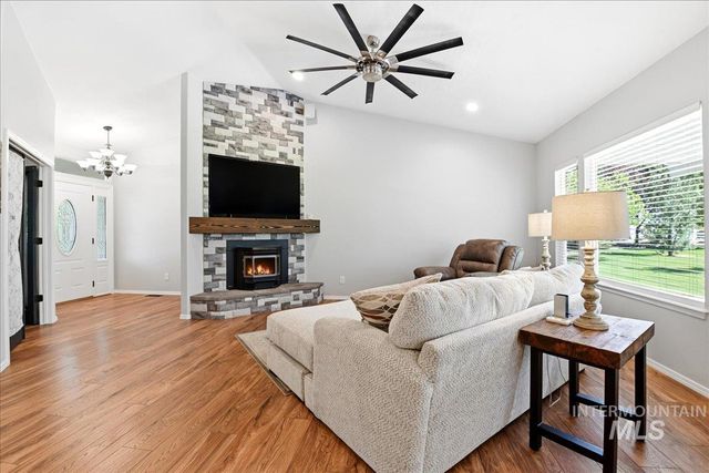 920 N Ashford Ln., Nampa, ID 83687