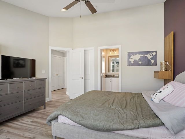 22 Brentwood Circle 22, Danbury, CT 06810