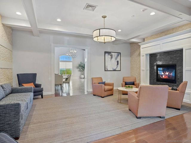 22 Brentwood Circle 22, Danbury, CT 06810