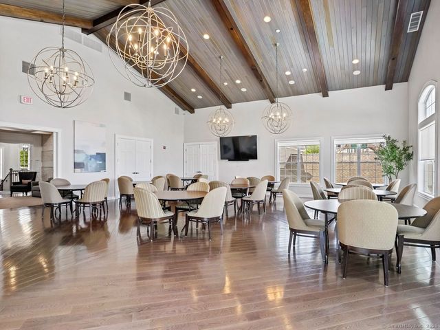 22 Brentwood Circle 22, Danbury, CT 06810