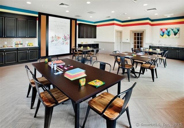 22 Brentwood Circle 22, Danbury, CT 06810