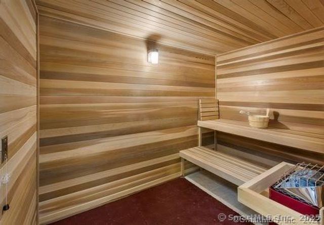 22 Brentwood Circle 22, Danbury, CT 06810