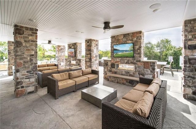 22 Brentwood Circle 22, Danbury, CT 06810