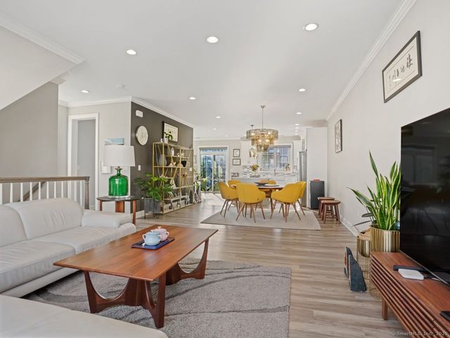 22 Brentwood Circle 22, Danbury, CT 06810