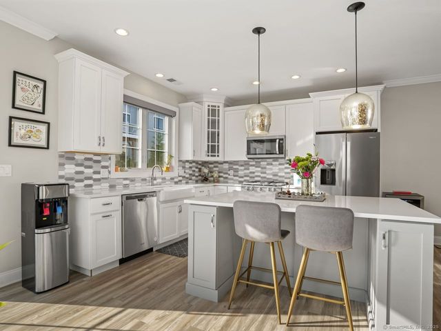 22 Brentwood Circle 22, Danbury, CT 06810