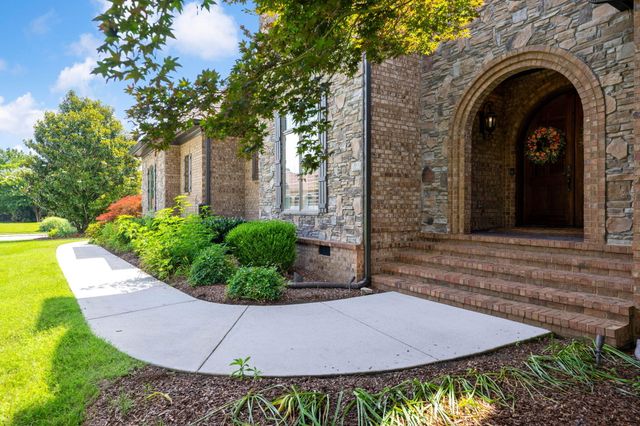 1299 Quiet Pond Drive, Chattanooga, TN 37415