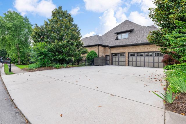 1299 Quiet Pond Drive, Chattanooga, TN 37415
