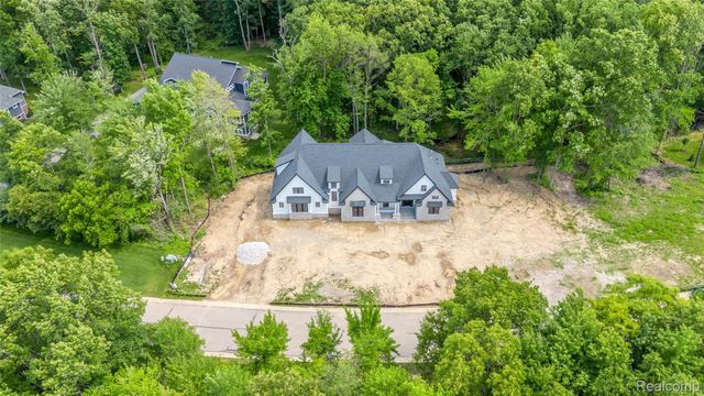 7509 Maple Ridge Drive, Independence Charter Township, MI 48346