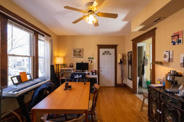 2648 N Francisco Avenue, Chicago, IL 60647