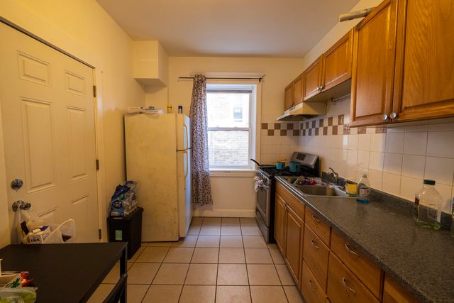 2648 N Francisco Avenue, Chicago, IL 60647
