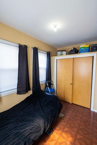 2648 N Francisco Avenue, Chicago, IL 60647