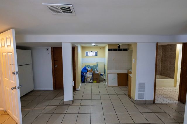 2648 N Francisco Avenue, Chicago, IL 60647