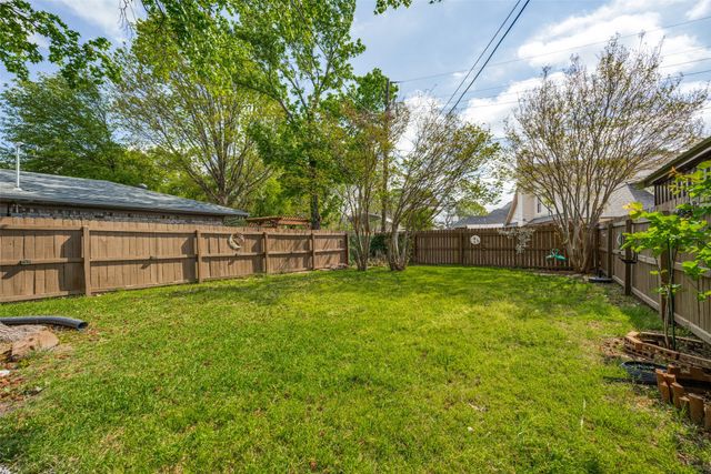 2705 N Woods Street, Sherman, TX 75092
