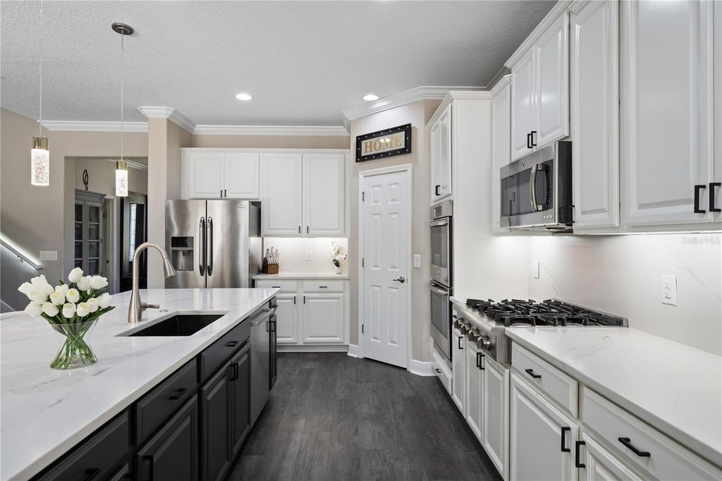 Image 12 of property listing at 1001 VINSETTA CIRCLE, Winter Garden, FL 34787