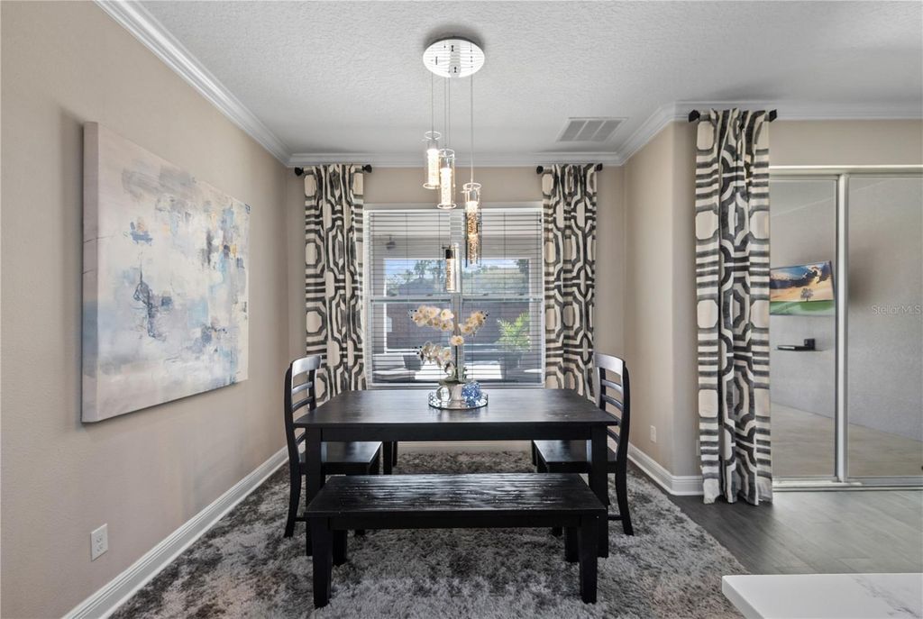 Image 15 of property listing at 1001 VINSETTA CIRCLE, Winter Garden, FL 34787