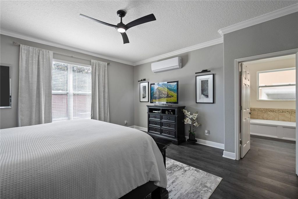 Image 22 of property listing at 1001 VINSETTA CIRCLE, Winter Garden, FL 34787