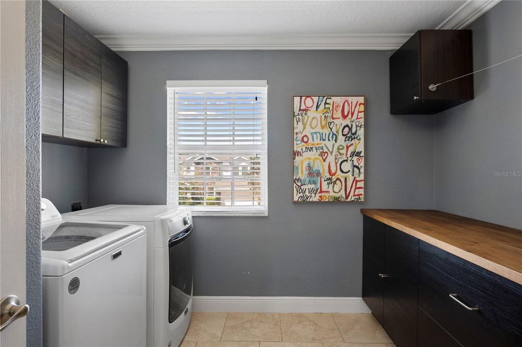 Image 27 of property listing at 1001 VINSETTA CIRCLE, Winter Garden, FL 34787