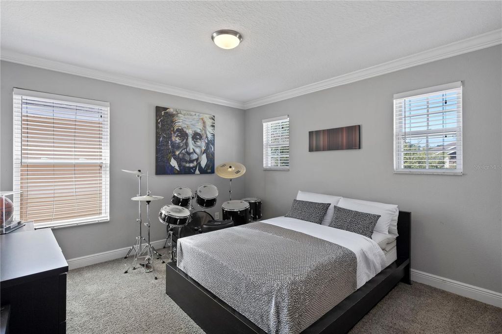 Image 33 of property listing at 1001 VINSETTA CIRCLE, Winter Garden, FL 34787