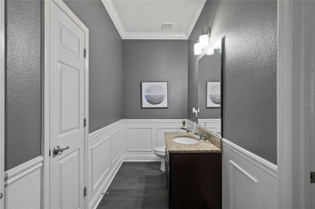 Image 7 of property listing at 1001 VINSETTA CIRCLE, Winter Garden, FL 34787