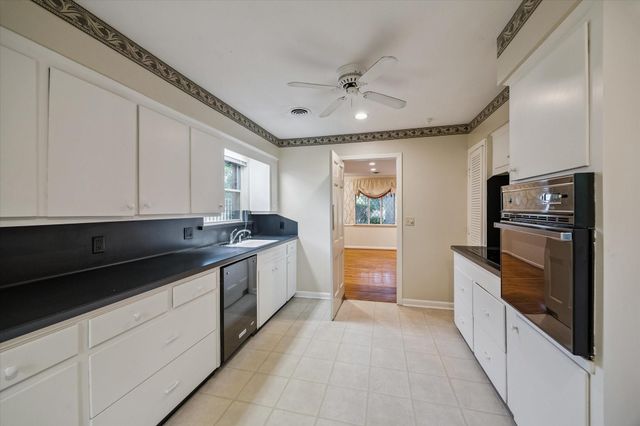 2126 Chimney Rock Road, Houston, TX 77056