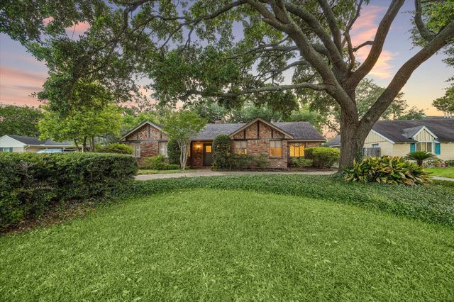 2126 Chimney Rock Road, Houston, TX 77056