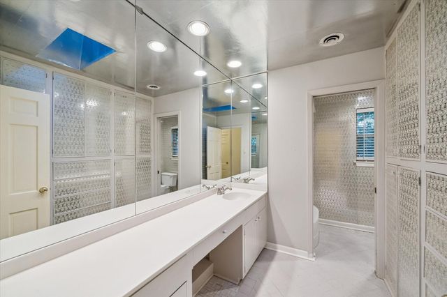 2126 Chimney Rock Road, Houston, TX 77056