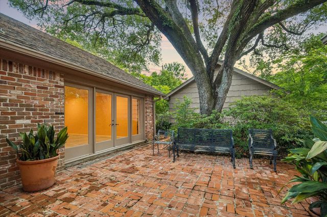 2126 Chimney Rock Road, Houston, TX 77056