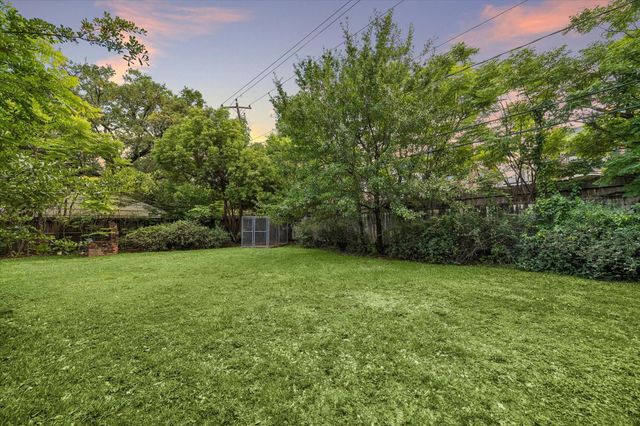 2126 Chimney Rock Road, Houston, TX 77056