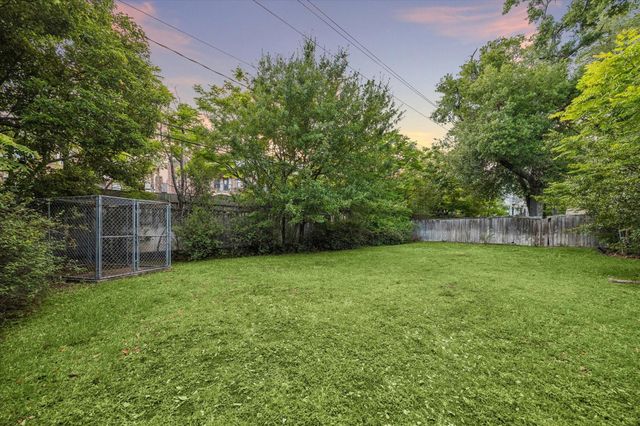 2126 Chimney Rock Road, Houston, TX 77056