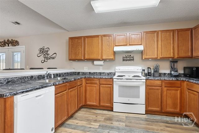 33 Cordage Circle, Port Wentworth, GA 31407