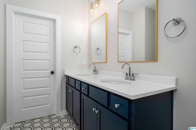 1195 WINDSOR SQUARE, Birmingham, AL 35242