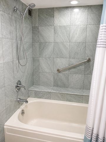 40 Village Rd. 602, Middleton, MA 01949