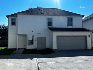 120 Pecan Lane, Lake Jackson, TX 77566