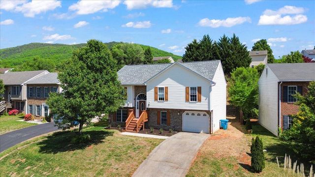4837 Nelms LN, Roanoke, VA 24019